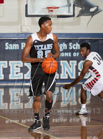 Thumbnail 1 in Klein Collins @ Sam Rayburn (McDonald's Texas Invitational) photogallery.