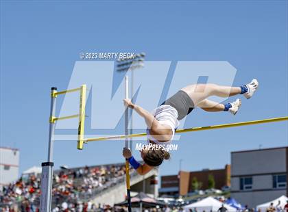 Thumbnail 2 in Class 3 Pole Vault (MSHSAA State Championship) photogallery.