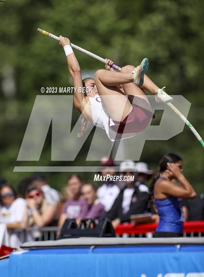 Thumbnail 1 in Class 3 Pole Vault (MSHSAA State Championship) photogallery.
