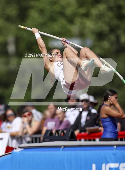 Thumbnail 3 in Class 3 Pole Vault (MSHSAA State Championship) photogallery.