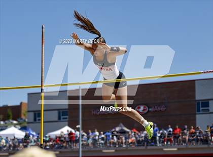 Thumbnail 3 in Class 3 Pole Vault (MSHSAA State Championship) photogallery.