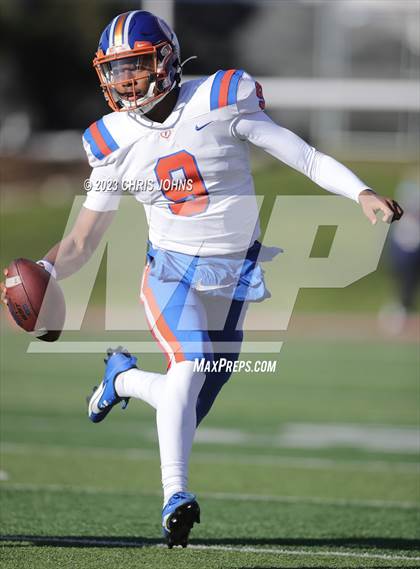 Thumbnail 3 in Cary-Grove vs East St. Louis (IHSA 6A Final) photogallery.