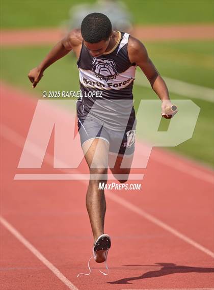 Thumbnail 3 in Dave Bethany Relays (4x200M) photogallery.