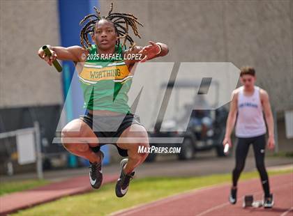 Thumbnail 2 in Dave Bethany Relays (4x200M) photogallery.