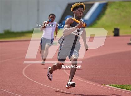 Thumbnail 3 in Dave Bethany Relays (4x200M) photogallery.