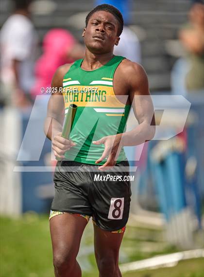 Thumbnail 1 in Dave Bethany Relays (4x200M) photogallery.