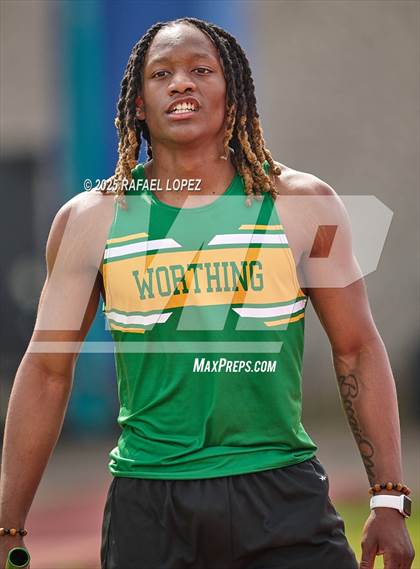 Thumbnail 1 in Dave Bethany Relays (4x200M) photogallery.