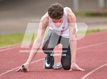 Thumbnail 1 in Dave Bethany Relays (4x200M) photogallery.