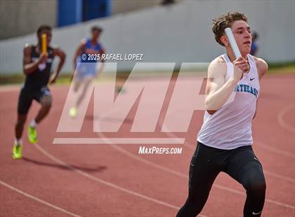 Thumbnail 2 in Dave Bethany Relays (4x200M) photogallery.