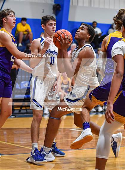 Thumbnail 3 in Snook vs Granger photogallery.