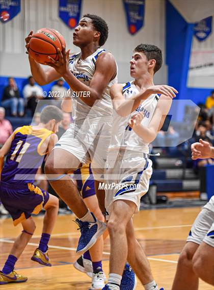 Thumbnail 3 in Snook vs Granger photogallery.