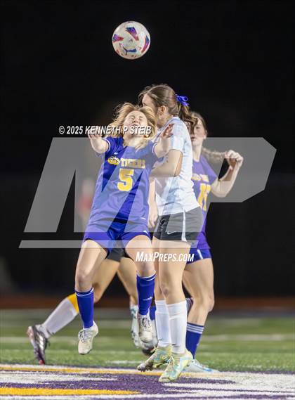 Thumbnail 1 in Alexandria @ Thibodaux (LHSAA Division I Bi-District) photogallery.