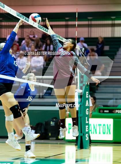 Thumbnail 3 in George West @ Dilley photogallery.