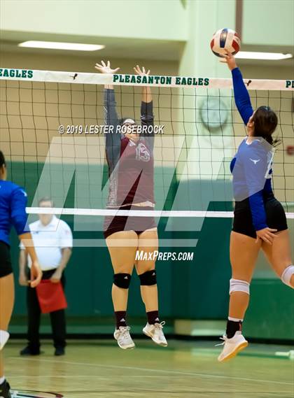 Thumbnail 1 in George West @ Dilley photogallery.