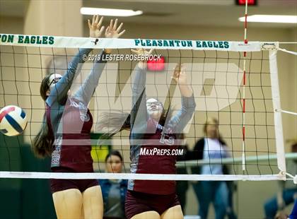 Thumbnail 2 in George West @ Dilley photogallery.