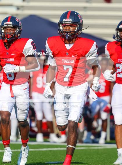 Thumbnail 3 in South Panola vs. Houston photogallery.