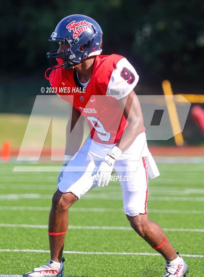 Thumbnail 1 in South Panola vs. Houston photogallery.