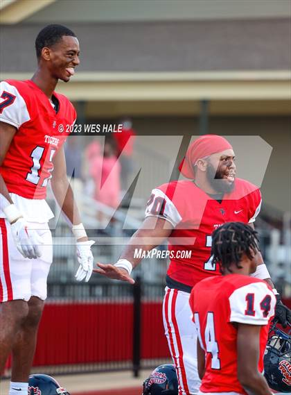 Thumbnail 1 in South Panola vs. Houston photogallery.