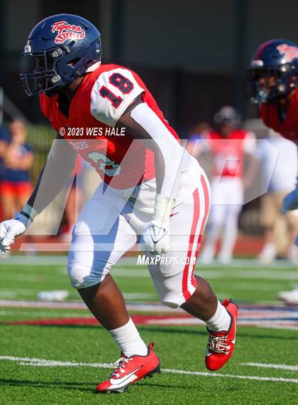 Thumbnail 3 in South Panola vs. Houston photogallery.