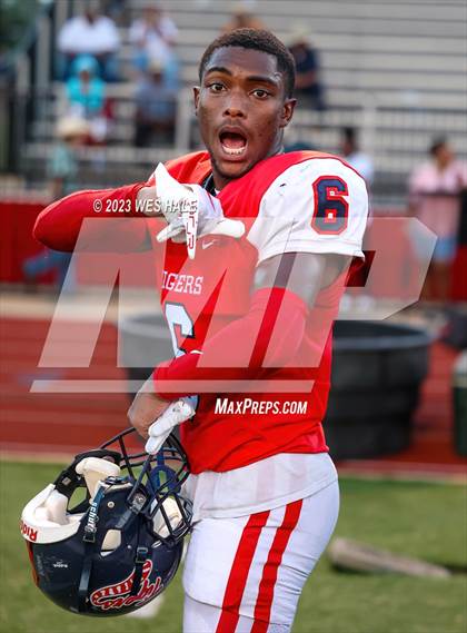 Thumbnail 2 in South Panola vs. Houston photogallery.