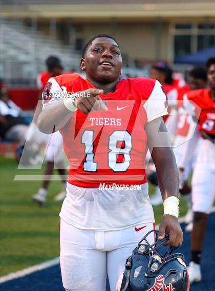 Thumbnail 3 in South Panola vs. Houston photogallery.