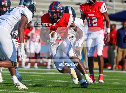Thumbnail 3 in South Panola vs. Houston photogallery.