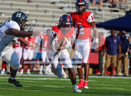 Thumbnail 3 in South Panola vs. Houston photogallery.