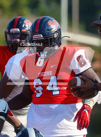 Thumbnail 3 in South Panola vs. Houston photogallery.