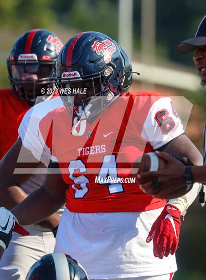 Thumbnail 1 in South Panola vs. Houston photogallery.