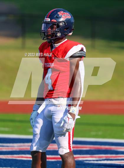 Thumbnail 2 in South Panola vs. Houston photogallery.