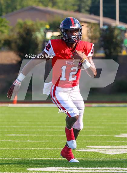 Thumbnail 3 in South Panola vs. Houston photogallery.