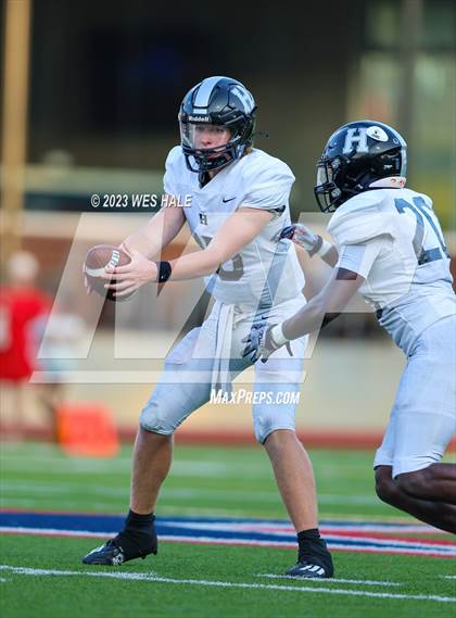 Thumbnail 2 in South Panola vs. Houston photogallery.