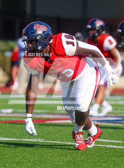 Thumbnail 2 in South Panola vs. Houston photogallery.
