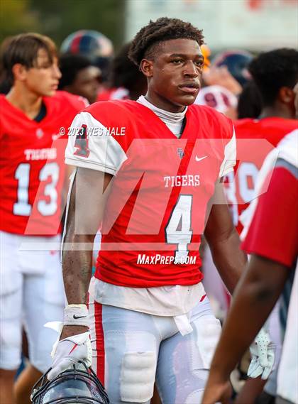 Thumbnail 1 in South Panola vs. Houston photogallery.