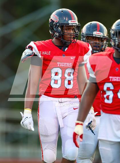 Thumbnail 3 in South Panola vs. Houston photogallery.