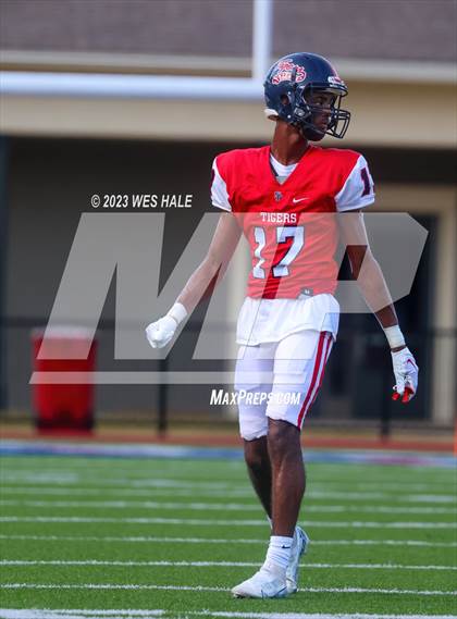 Thumbnail 2 in South Panola vs. Houston photogallery.