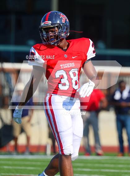 Thumbnail 2 in South Panola vs. Houston photogallery.