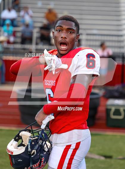 Thumbnail 1 in South Panola vs. Houston photogallery.