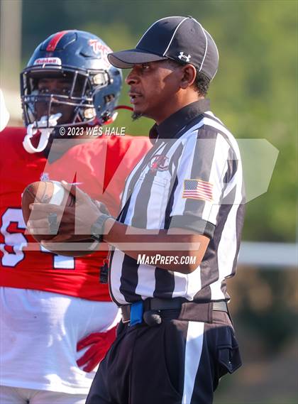 Thumbnail 2 in South Panola vs. Houston photogallery.