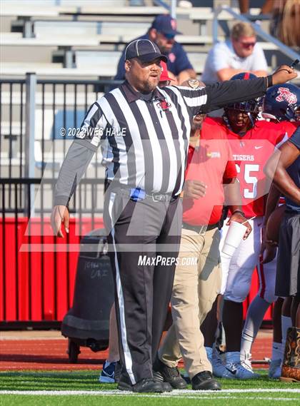 Thumbnail 2 in South Panola vs. Houston photogallery.