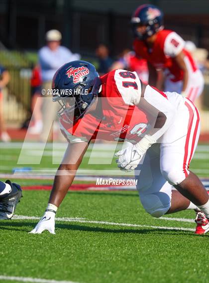 Thumbnail 3 in South Panola vs. Houston photogallery.