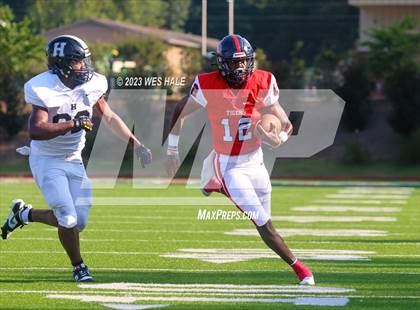 Thumbnail 2 in South Panola vs. Houston photogallery.