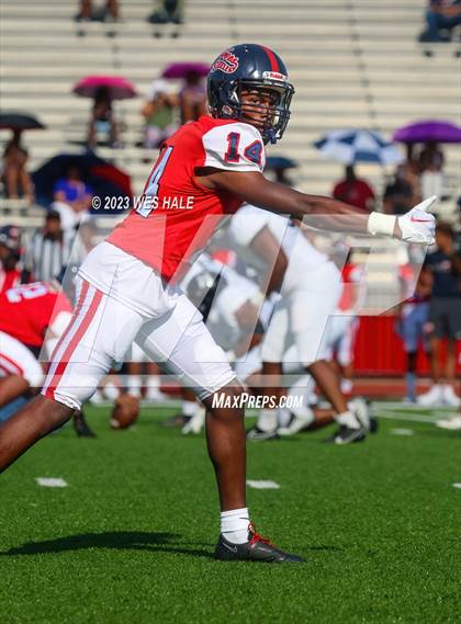 Thumbnail 2 in South Panola vs. Houston photogallery.
