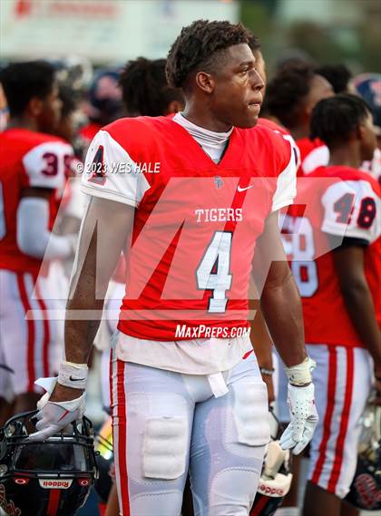 Thumbnail 2 in South Panola vs. Houston photogallery.