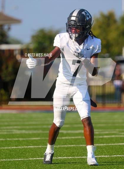 Thumbnail 1 in South Panola vs. Houston photogallery.