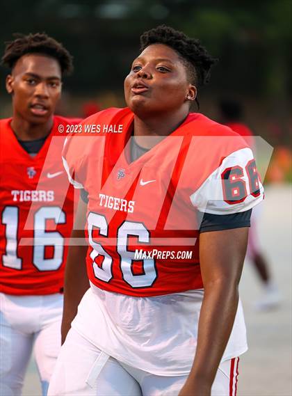 Thumbnail 2 in South Panola vs. Houston photogallery.