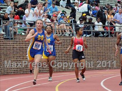 Thumbnail 2 in 117th Penn Relays (Girls 4x100m Small School Heats 12-24)  photogallery.