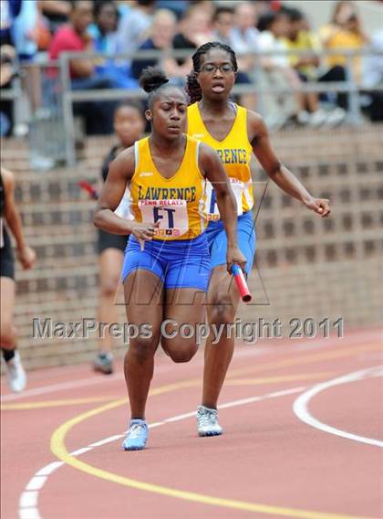 Thumbnail 2 in 117th Penn Relays (Girls 4x100m Small School Heats 12-24)  photogallery.