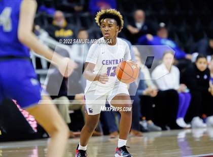 Thumbnail 1 in Omaha Central vs. Millard North photogallery.