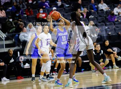 Thumbnail 2 in Omaha Central vs. Millard North photogallery.